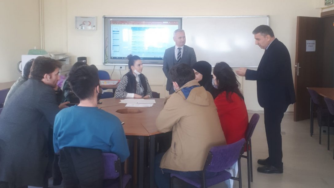 Başarıyı Paylaşıyoruz Projesi Nisan Ayı Zümre Toplantıları Mehmet Bülent Özyürük Ortaokulu'nda Gerçekleştirildi