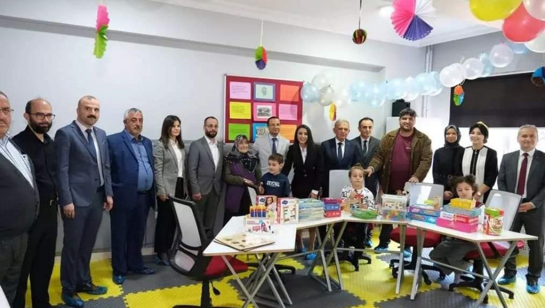 İyiliğe Uçanlar Derneği Tarafından Mustafa Şerbetçi İlkokulunda Bakım ve Donatımı Yapılan Özel Eğitim Sınıfının Açılış Töreni Gerçekleştirildi